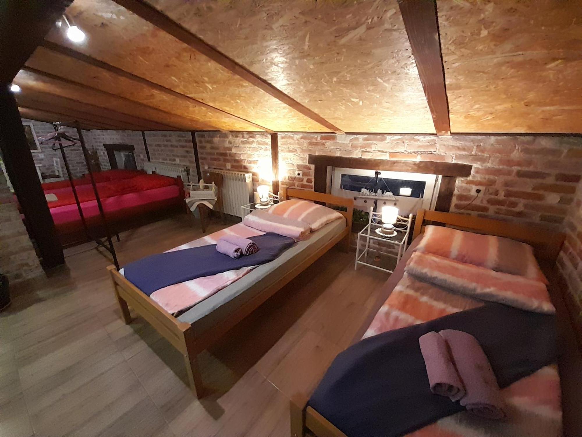 Apartment Ada Bed & Breakfast Gracac  Room photo